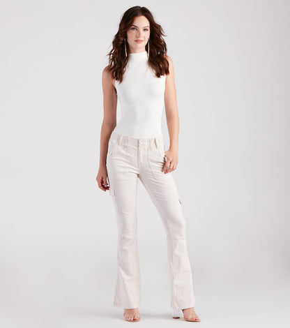 On The Low-Rise Cargo Flare Pants