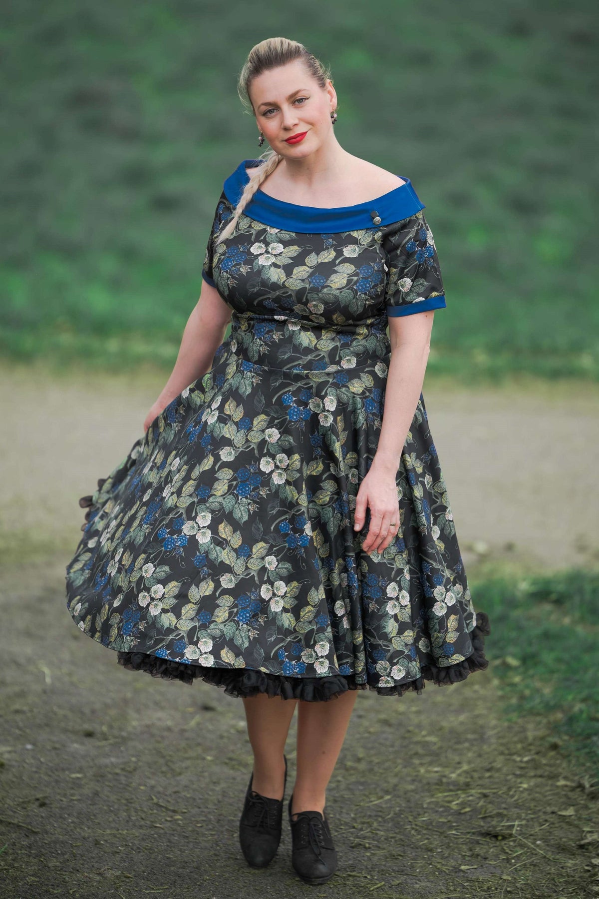 Darlene Off-Shoulder Dress in Black/Purple Berry Leaf Print