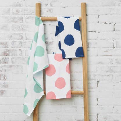 A dot printed towel.