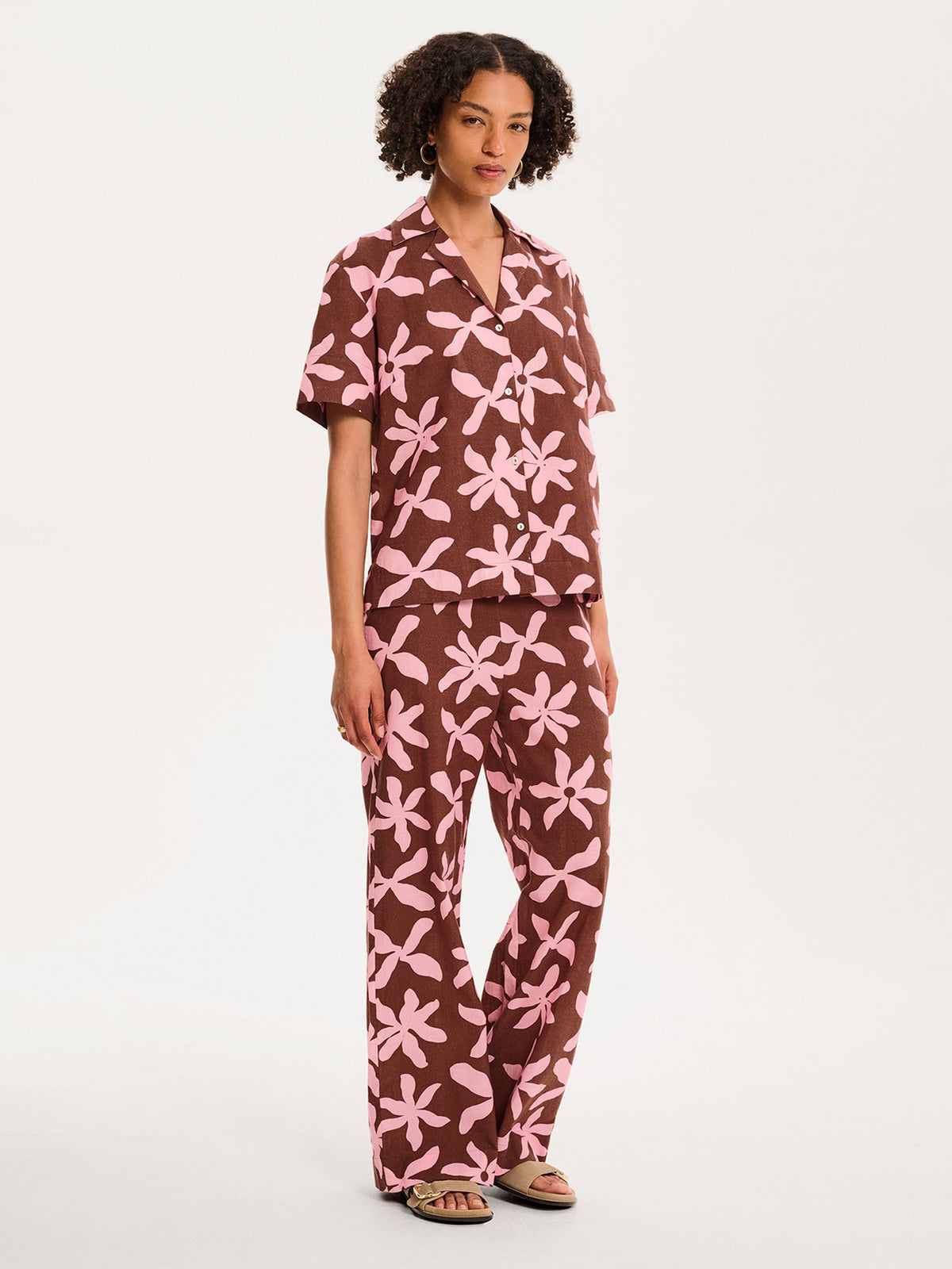 Oaklyn Shirt in Pink and Chocolate Floral Print