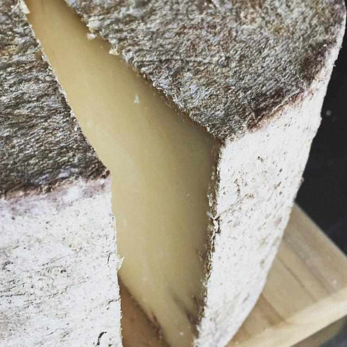 Redhead Creamery Clothbound Garlic Cheddar