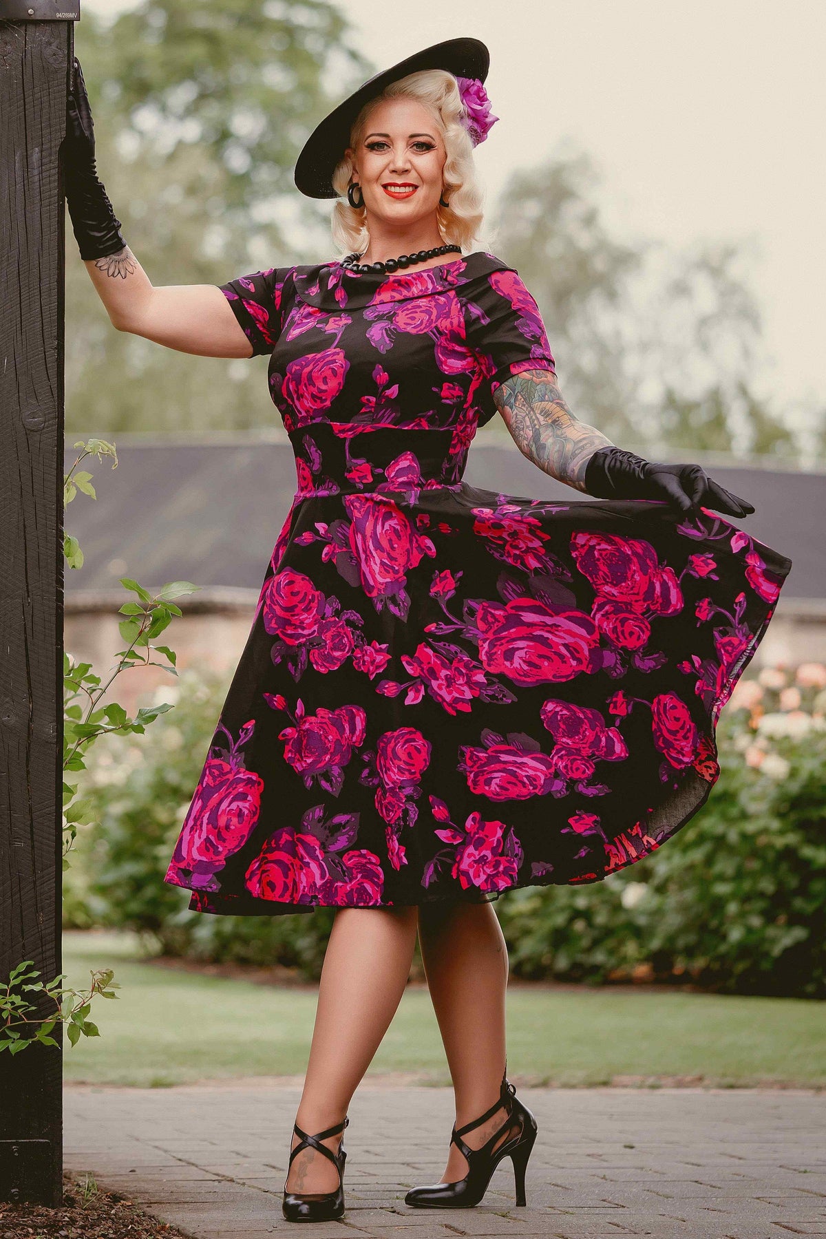 Darlene Retro Black-Pink Roses Swing Dress