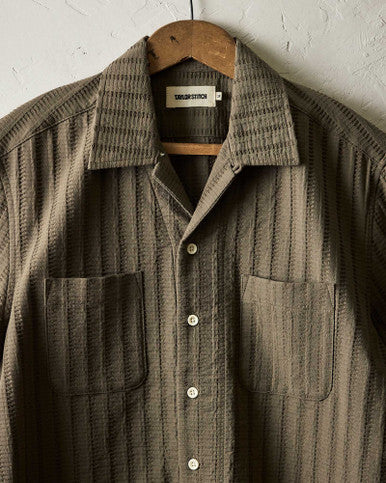 The Conrad Shirt in Fatigue Olive Dobby